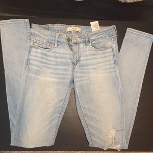 abercrombie women’s light wash skinny jeans